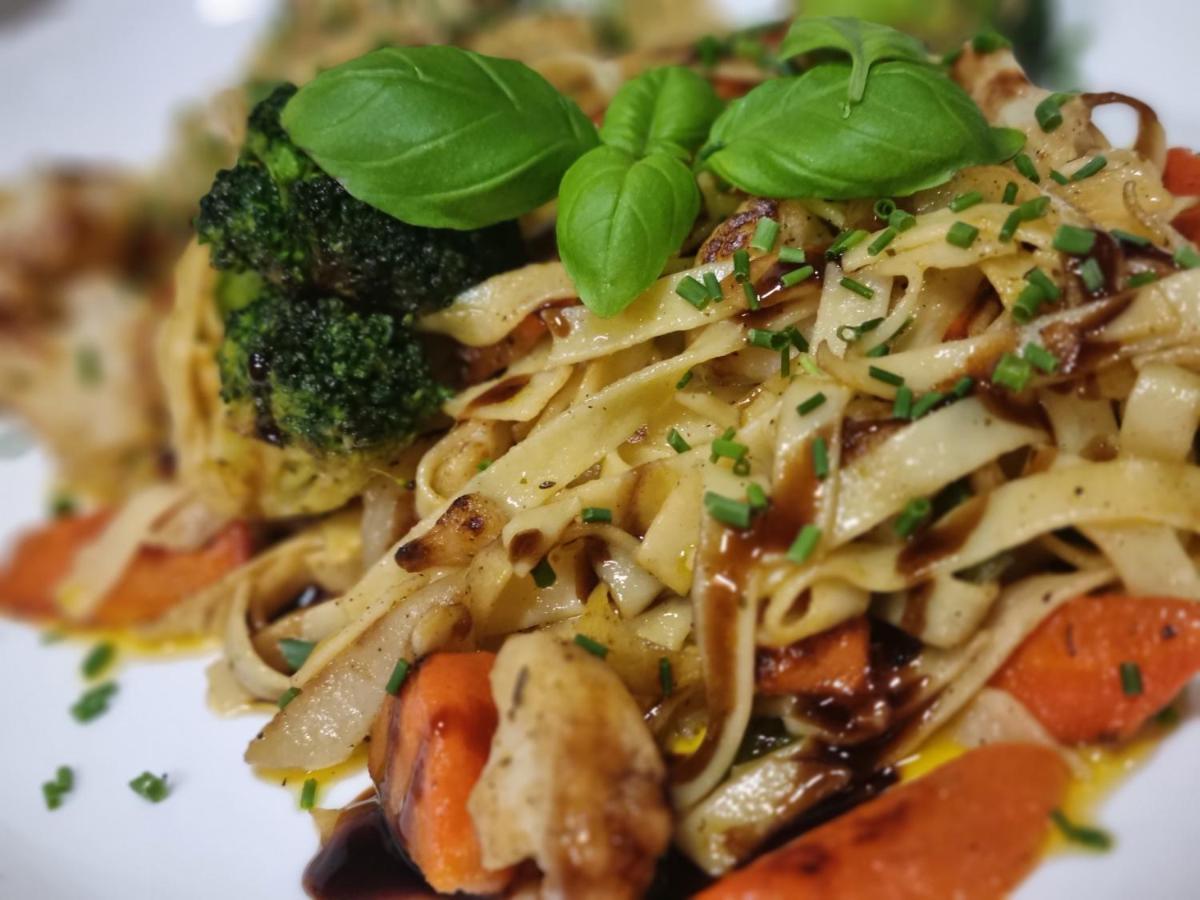 Bauer'S Pension-Restaurant-Catering Grosshabersdorf Eksteriør billede
