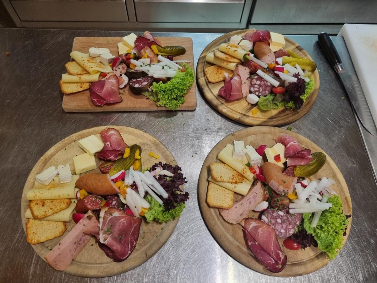 Bauer'S Pension-Restaurant-Catering Grosshabersdorf Eksteriør billede